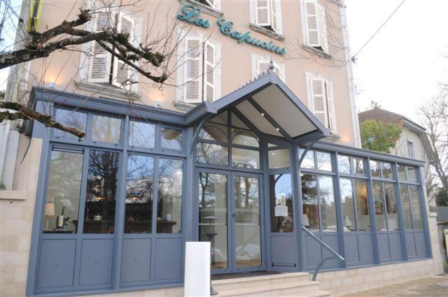 Logis Hotel Restaurant Les Capucins Avallon Esterno foto